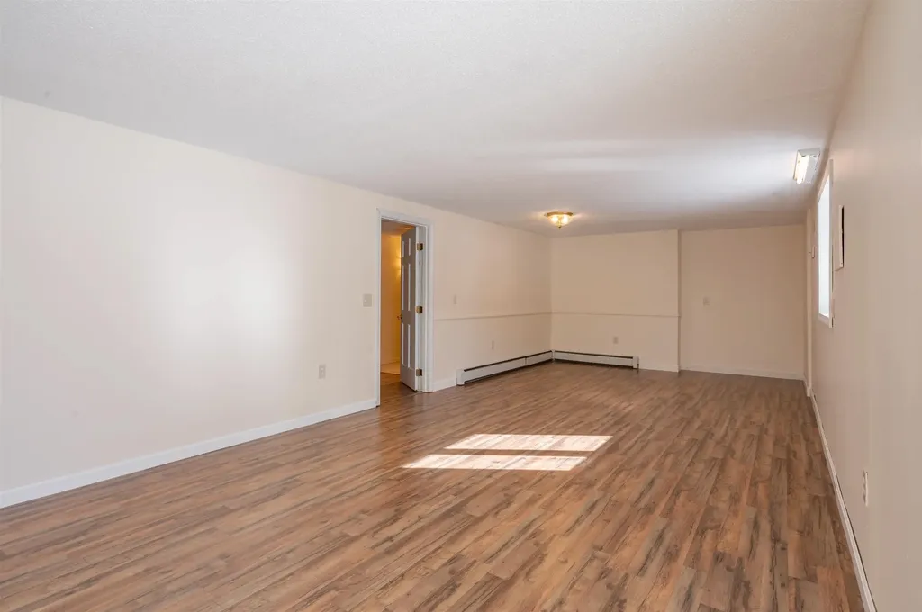 20 Debbie Drive Pelham NH 03076