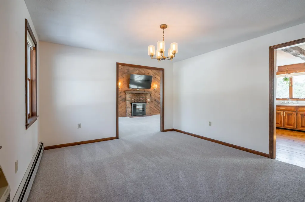 20 Debbie Drive Pelham NH 03076