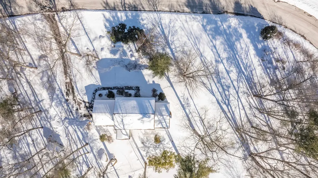 20 Debbie Drive Pelham NH 03076