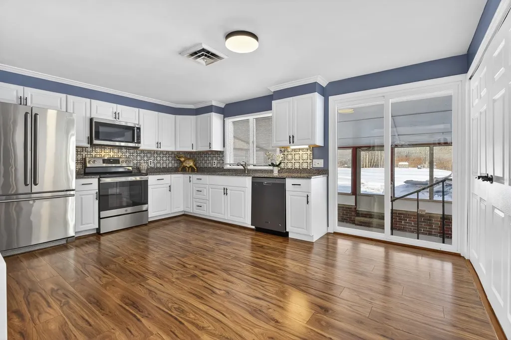 126 Cohas Avenue Manchester NH 03109