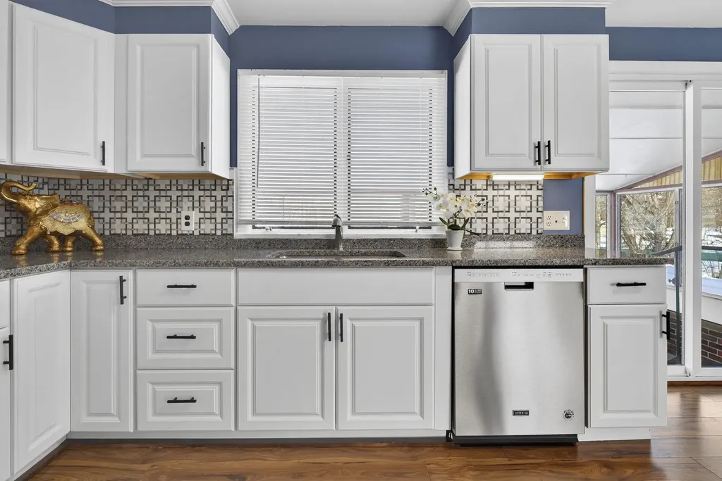 126 Cohas Avenue Manchester NH 03109