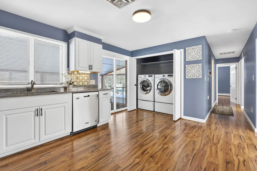 126 Cohas Avenue Manchester NH 03109