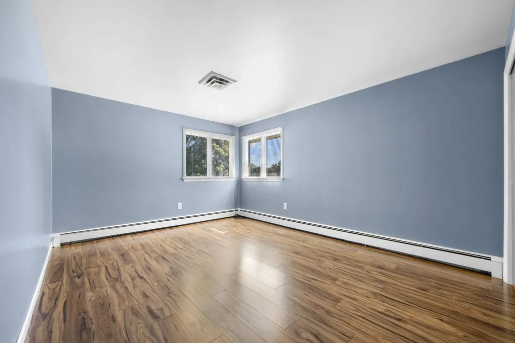 126 Cohas Avenue Manchester NH 03109