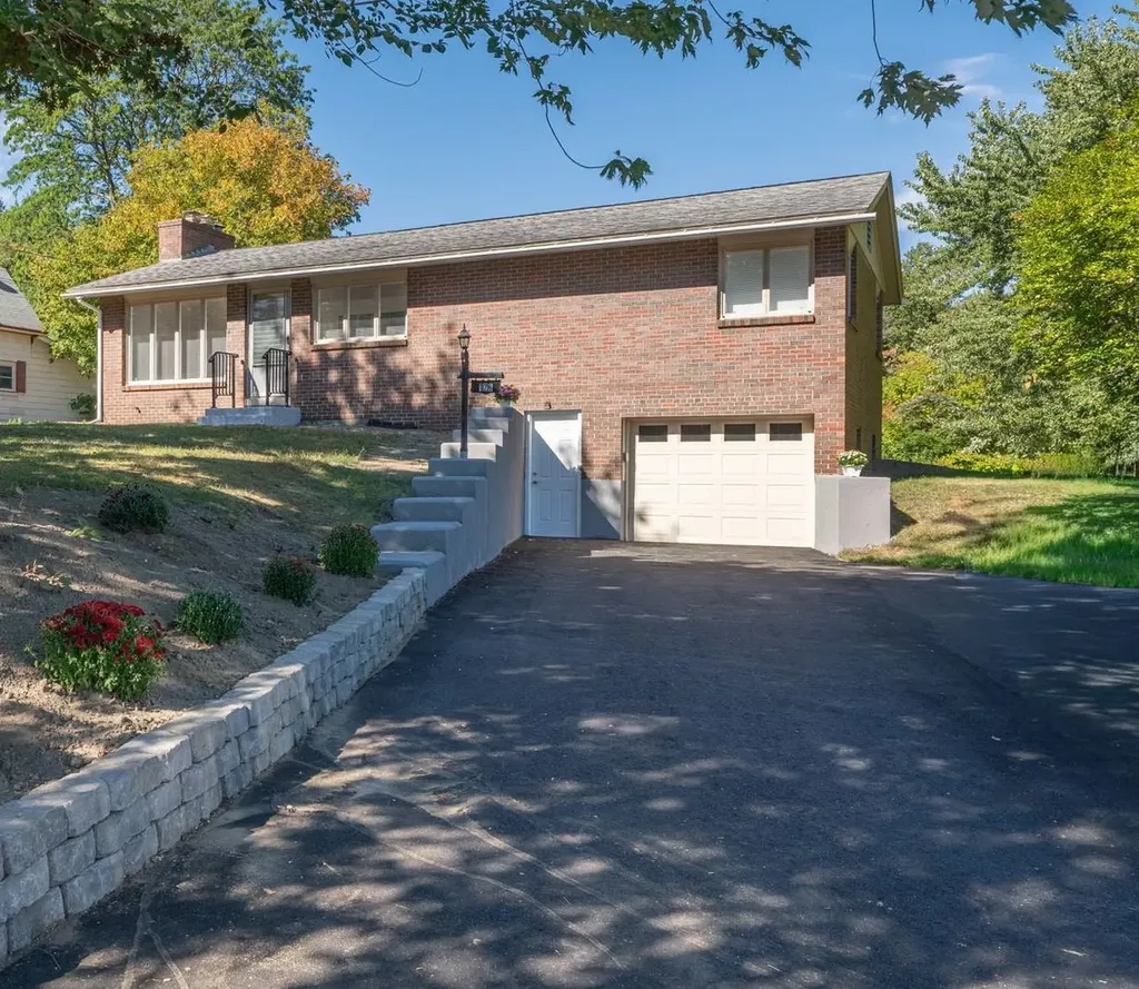 126 Cohas Avenue Manchester NH 03109