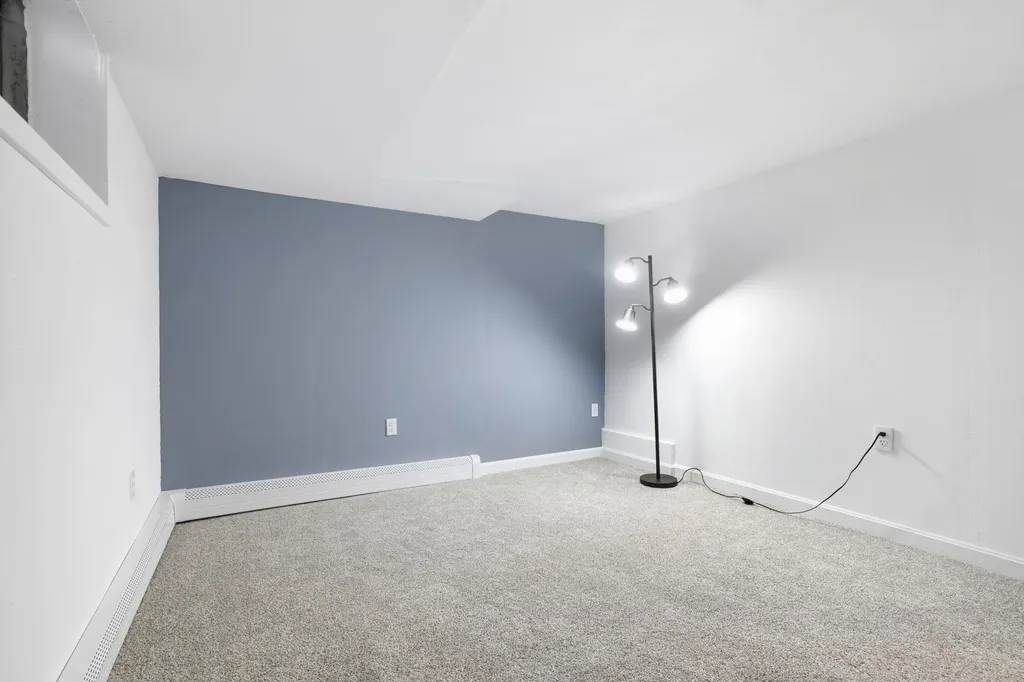 126 Cohas Avenue Manchester NH 03109