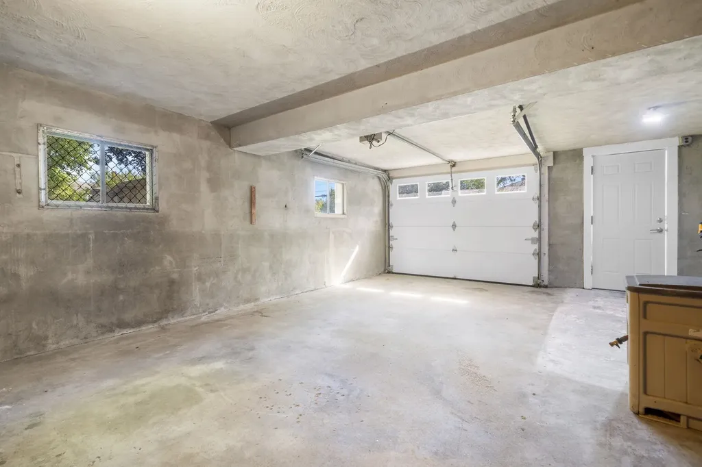 126 Cohas Avenue Manchester NH 03109