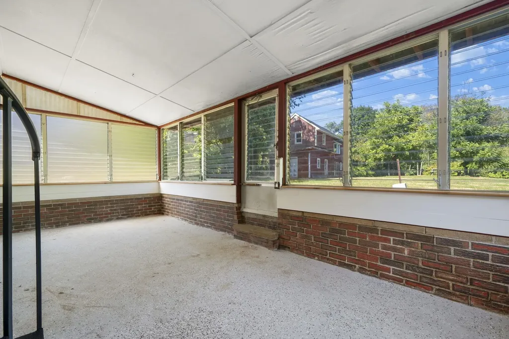 126 Cohas Avenue Manchester NH 03109