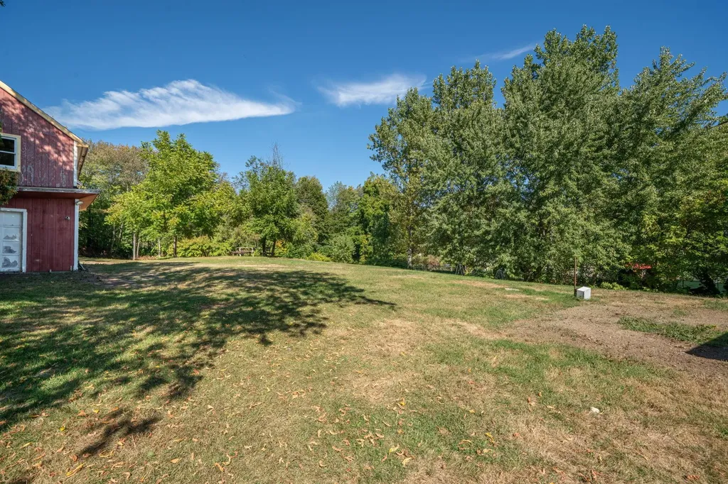 126 Cohas Avenue Manchester NH 03109