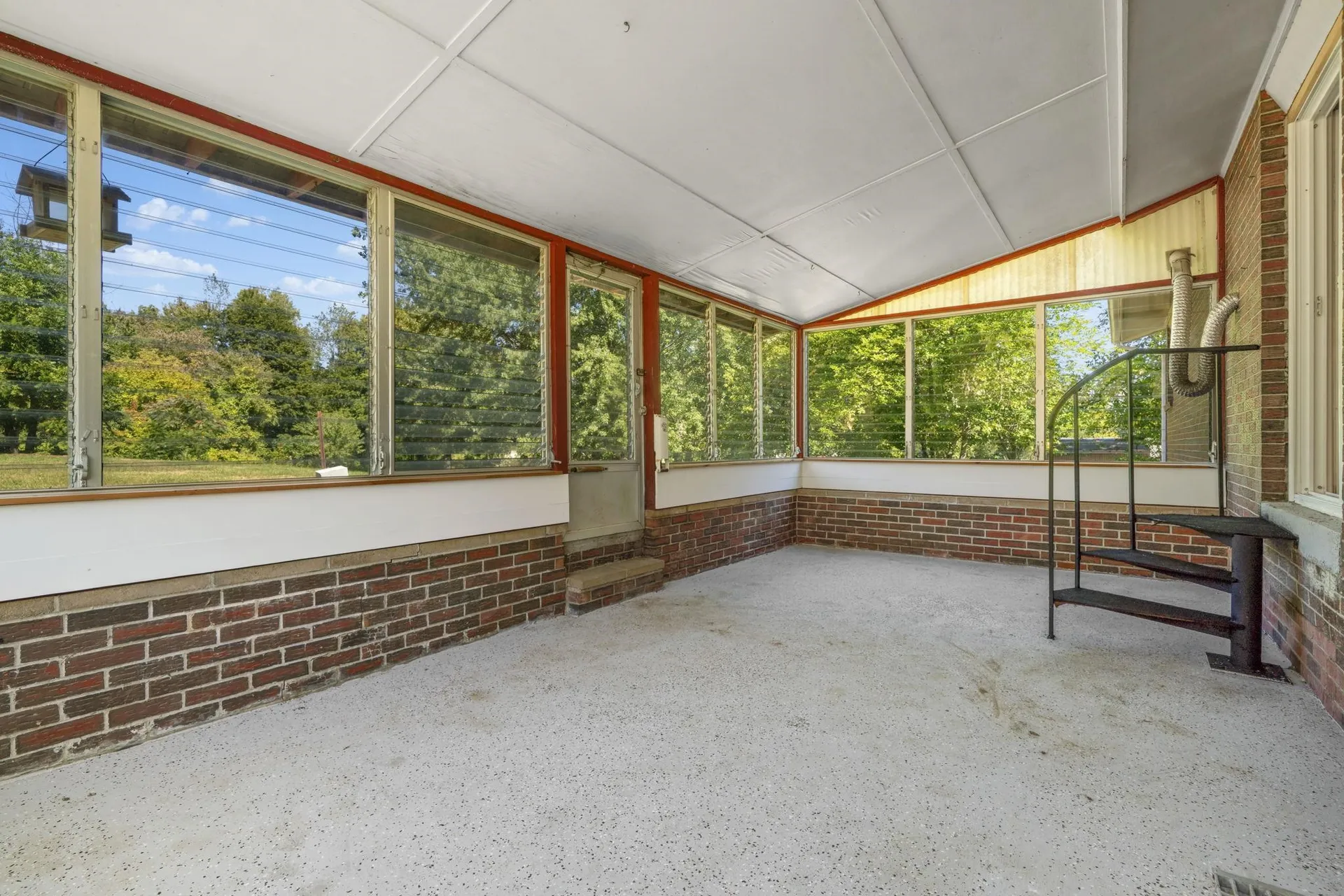 126 Cohas Avenue Manchester NH 03109