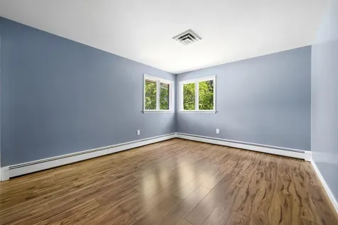 126 Cohas Avenue Manchester NH 03109