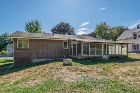 126 Cohas Avenue Manchester NH 03109