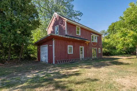 126 Cohas Avenue Manchester NH 03109