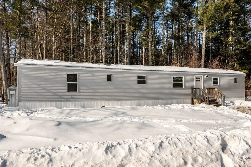 46 Limestone Lane Rochester NH 03867
