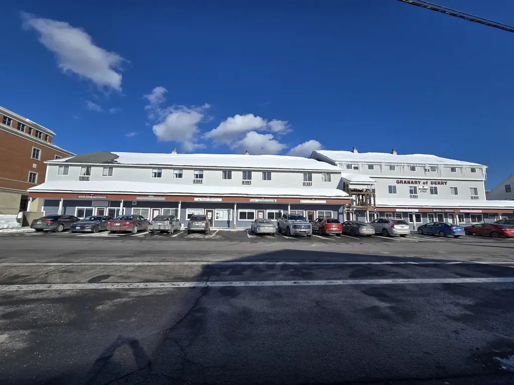 16 Manning Street Derry NH 03038