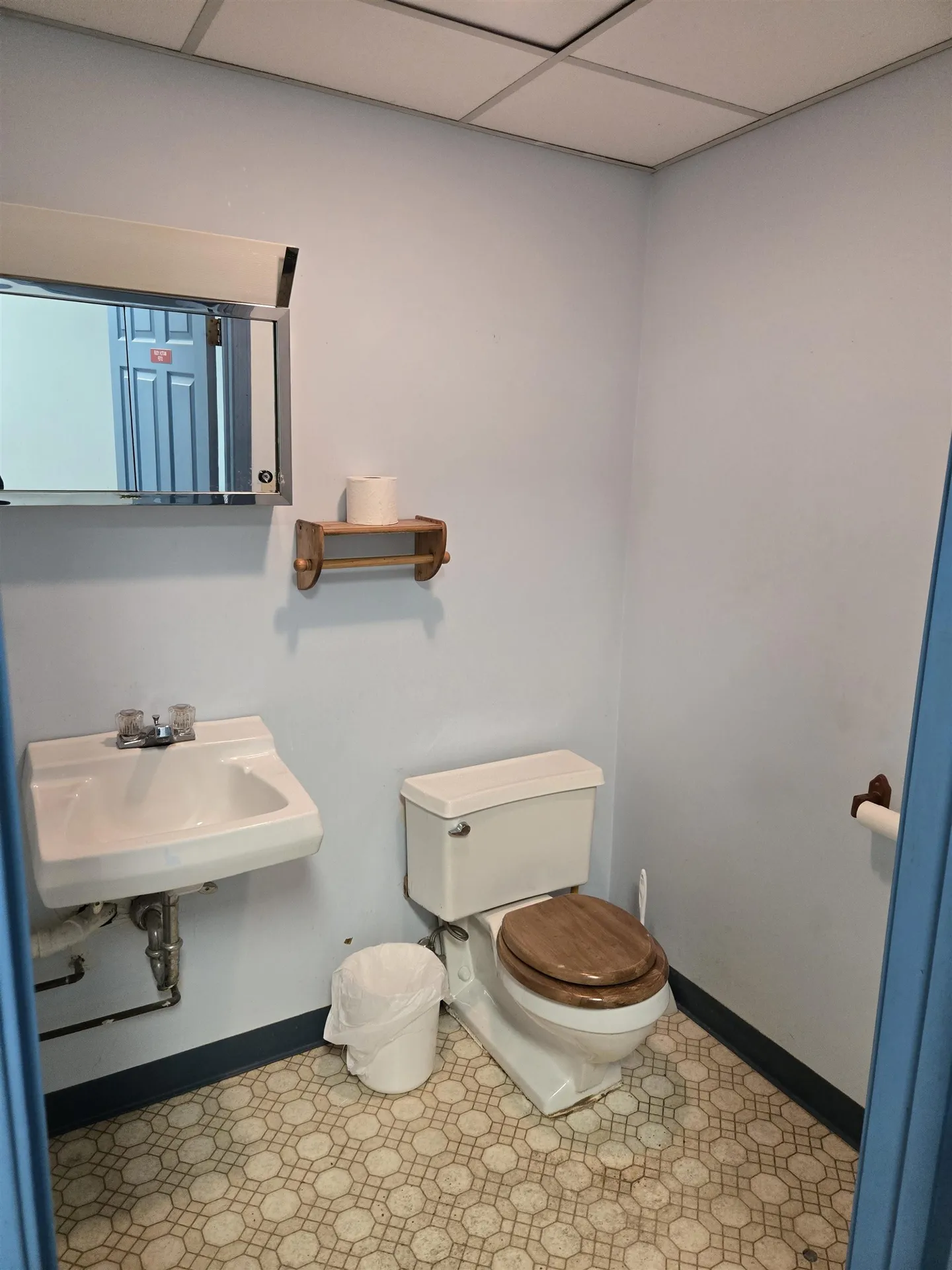 16 Manning Street Derry NH 03038