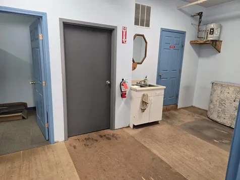 16 Manning Street Derry NH 03038