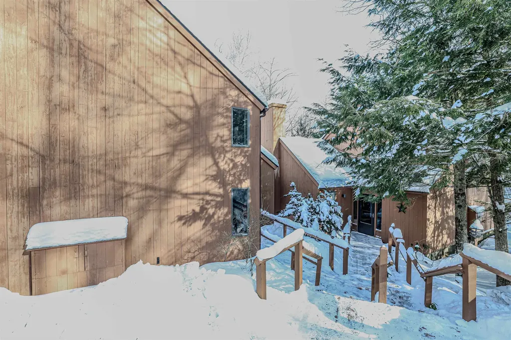 840 Cove Drive Grantham NH 03753