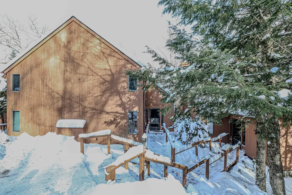 840 Cove Drive Grantham NH 03753