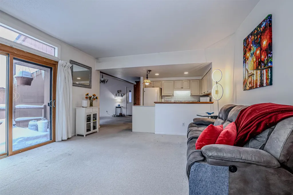 840 Cove Drive Grantham NH 03753