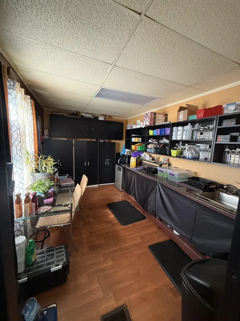 516 Mammoth Road Londonderry NH 03053