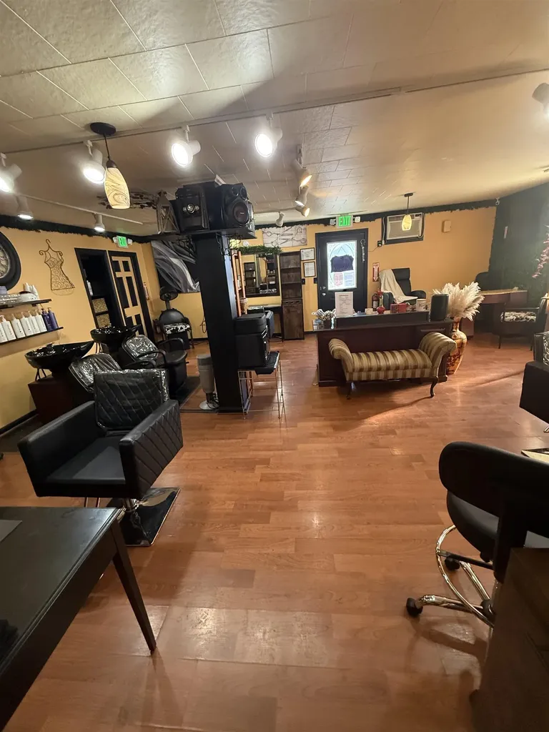 516 Mammoth Road Londonderry NH 03053