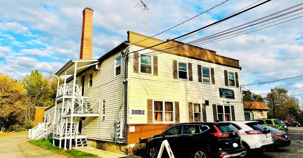 516 Mammoth Road Londonderry NH 03053