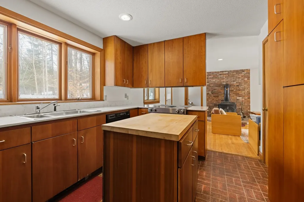 4 Haskins Road Hanover NH 03755