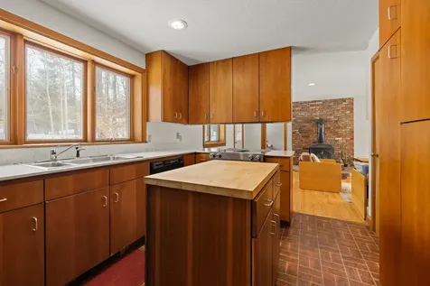 4 Haskins Road Hanover NH 03755