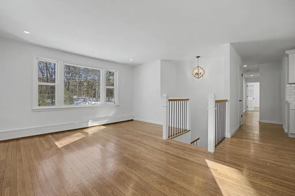 12 Davis Road Merrimack NH 03054