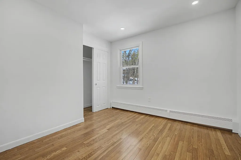 12 Davis Road Merrimack NH 03054