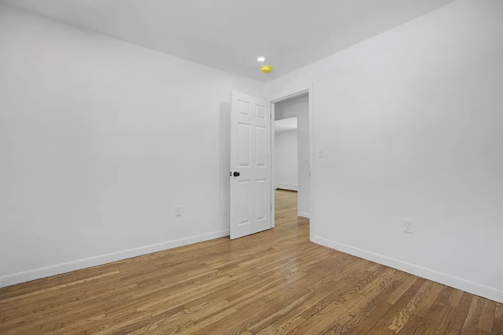 12 Davis Road Merrimack NH 03054