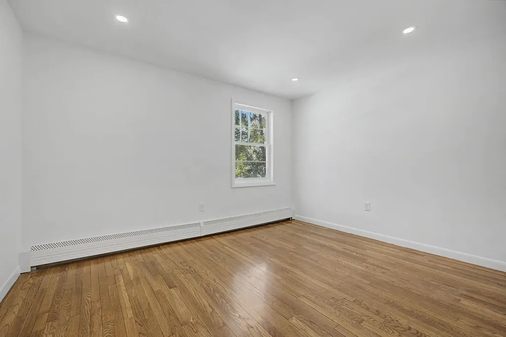 12 Davis Road Merrimack NH 03054