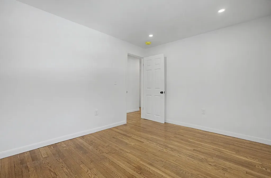 12 Davis Road Merrimack NH 03054