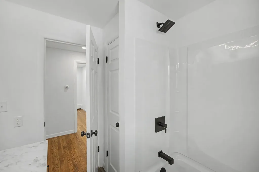 12 Davis Road Merrimack NH 03054