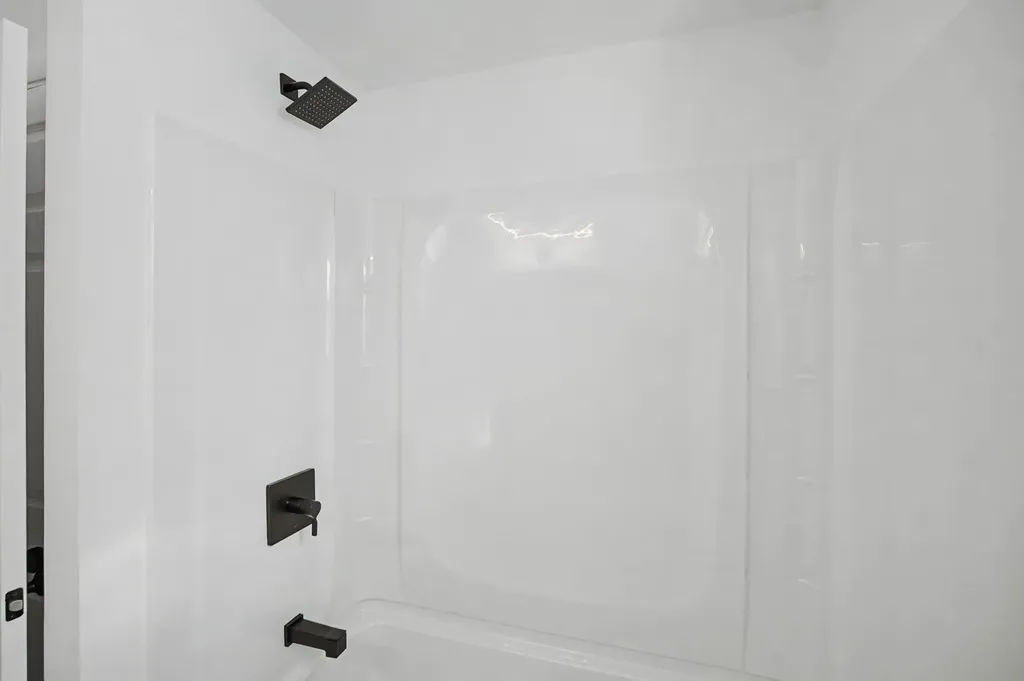 12 Davis Road Merrimack NH 03054