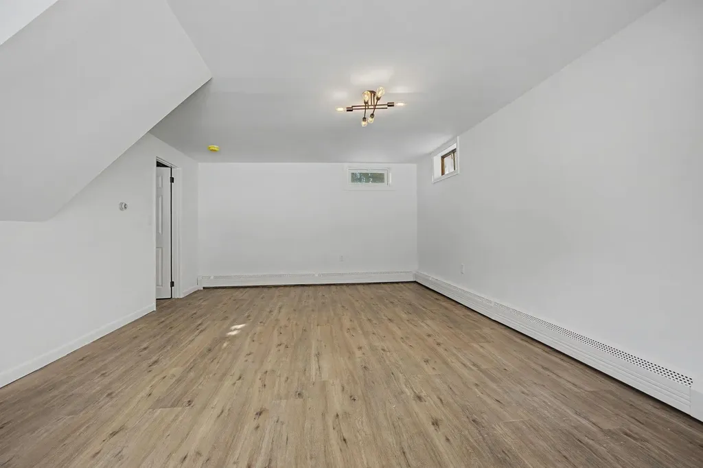 12 Davis Road Merrimack NH 03054