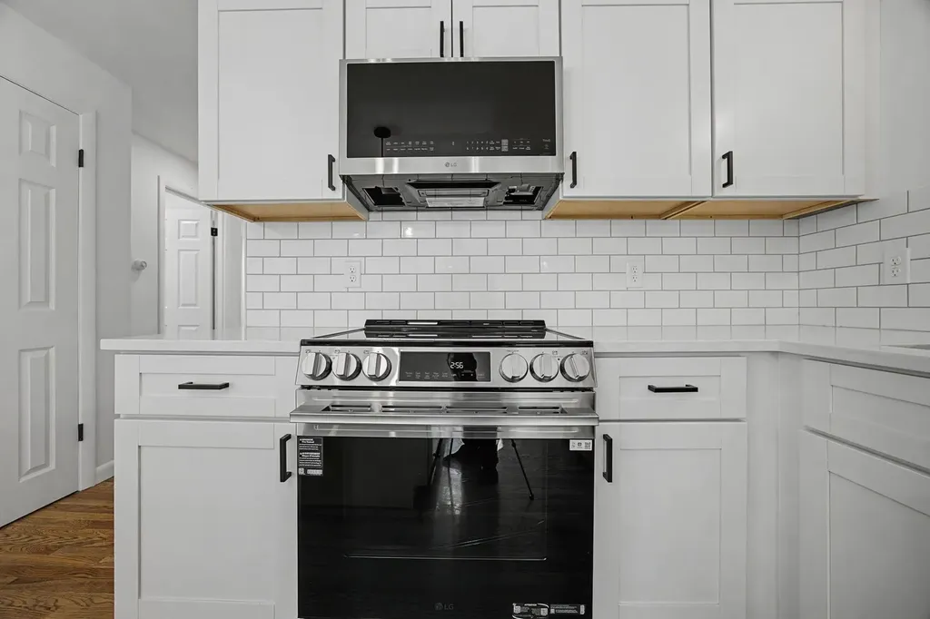 12 Davis Road Merrimack NH 03054