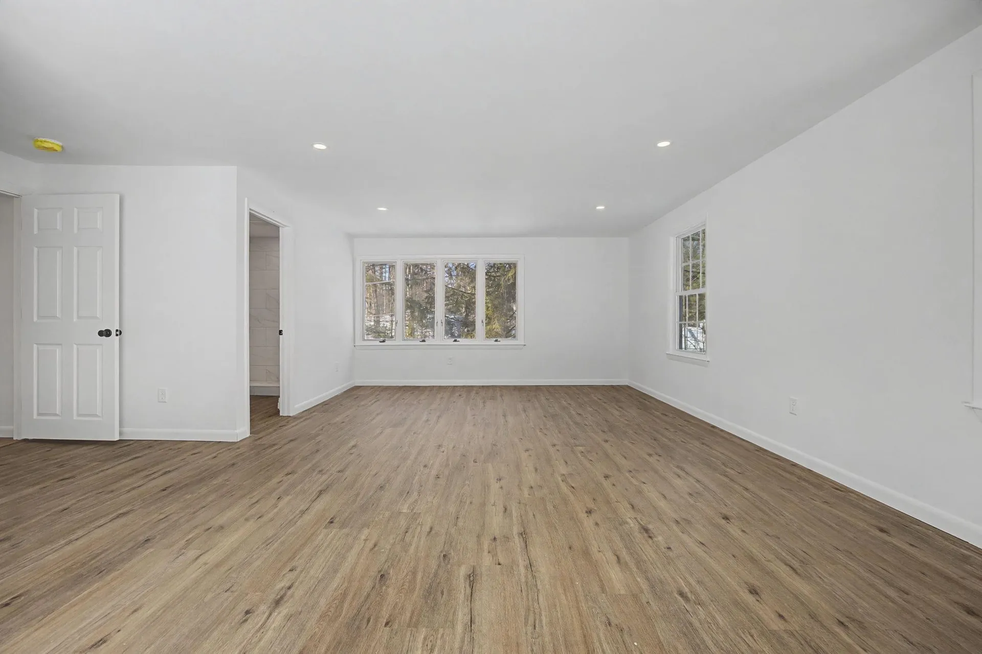 12 Davis Road Merrimack NH 03054