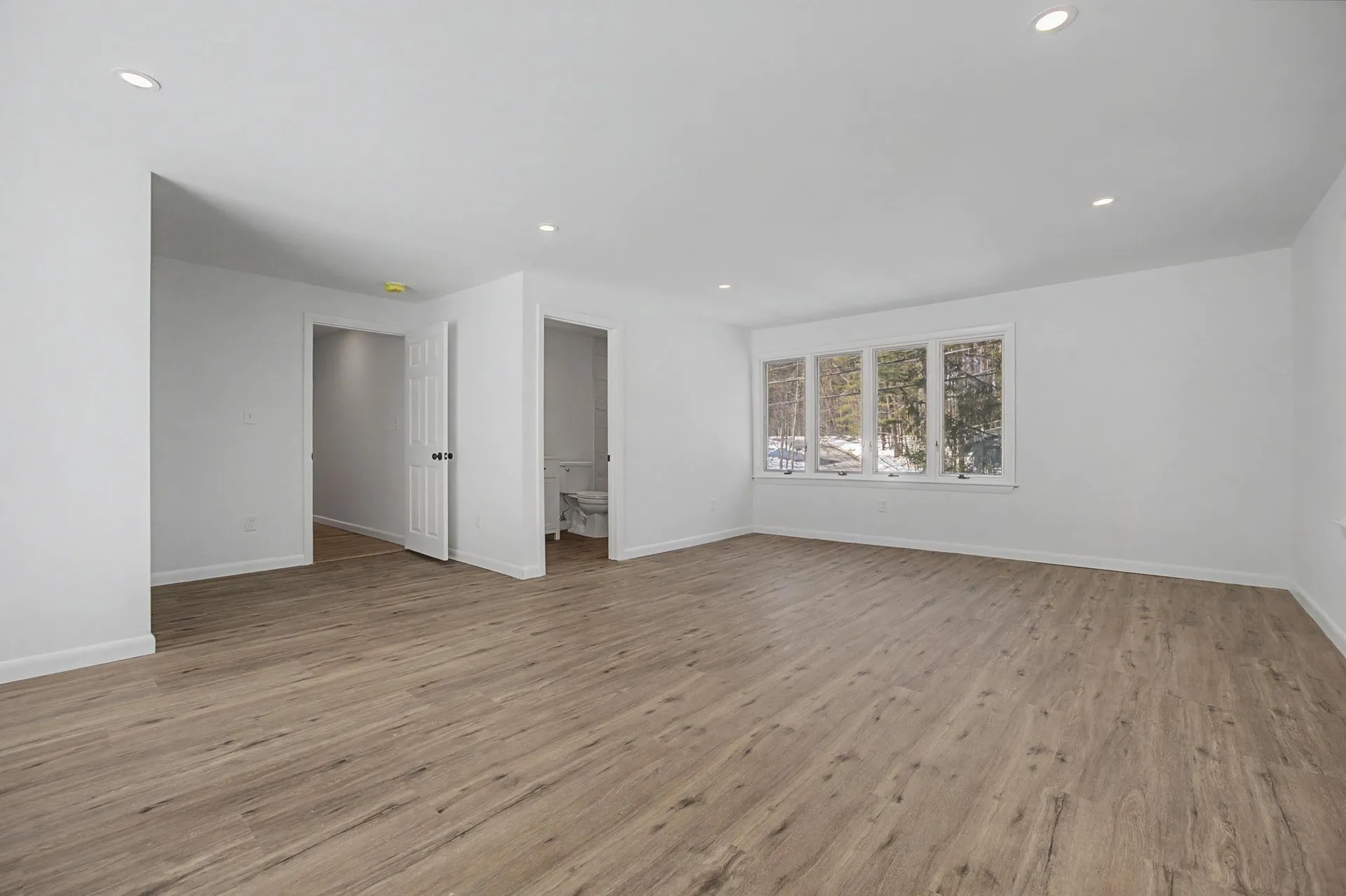 12 Davis Road Merrimack NH 03054