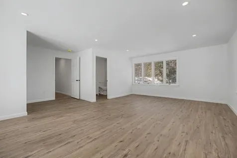 12 Davis Road Merrimack NH 03054