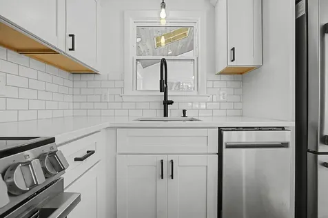 12 Davis Road Merrimack NH 03054