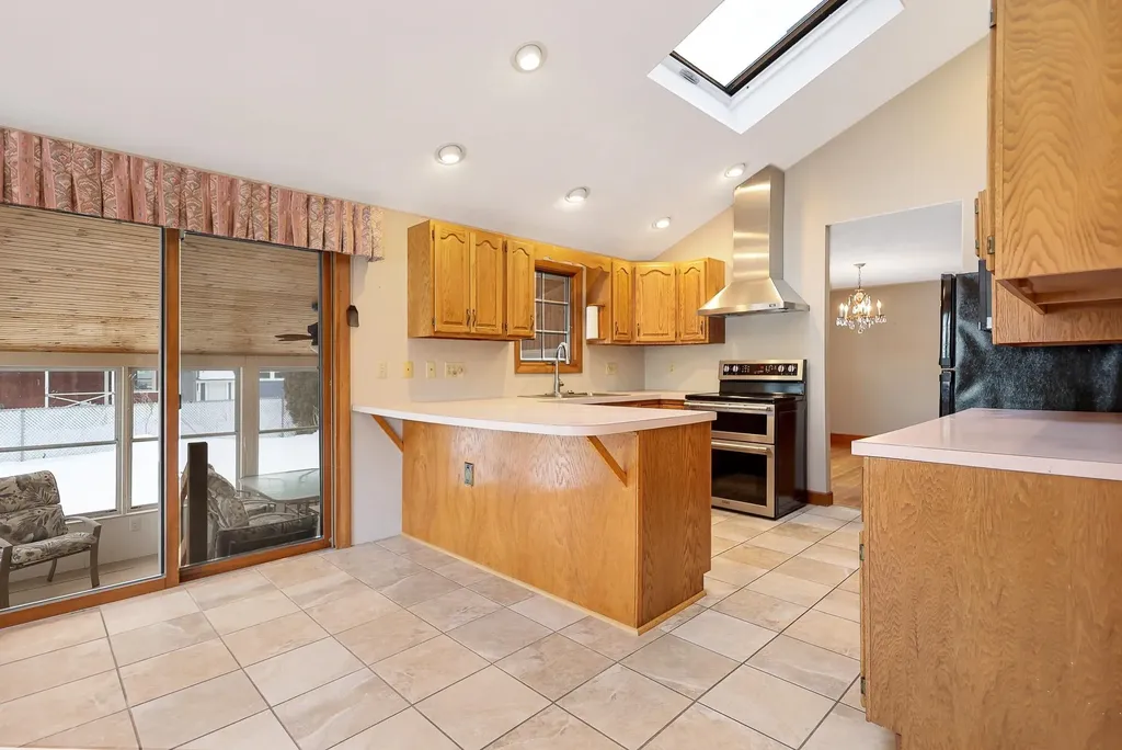 8 Cole Street Salem NH 03079