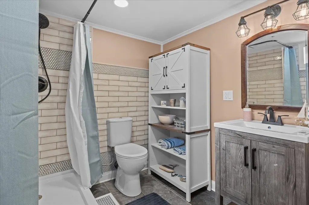 23 Duval Street South Burlington VT 05403