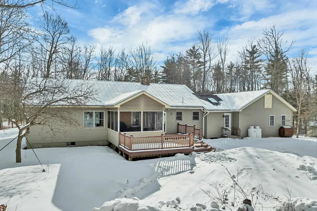 92 Milton Road Farmington NH 03835