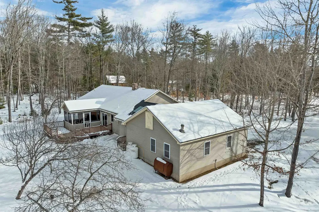 92 Milton Road Farmington NH 03835