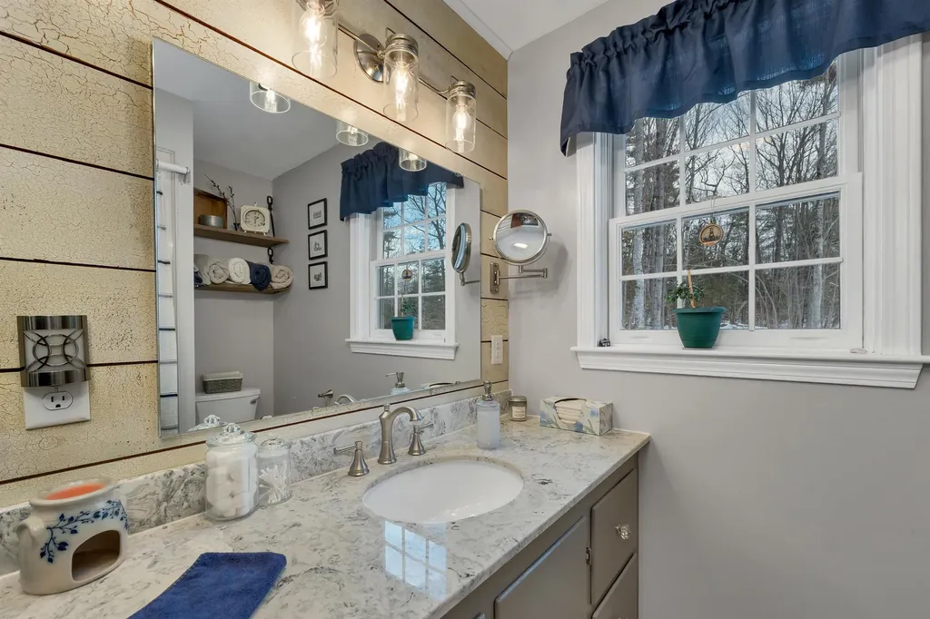 92 Milton Road Farmington NH 03835