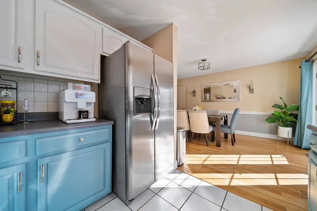 8 Standish Way Amherst NH 03031