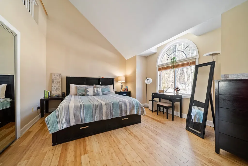 8 Standish Way Amherst NH 03031