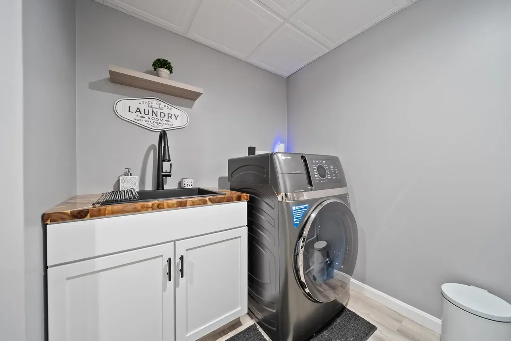 8 Standish Way Amherst NH 03031