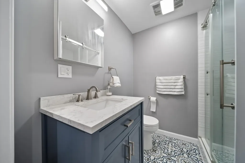 8 Standish Way Amherst NH 03031